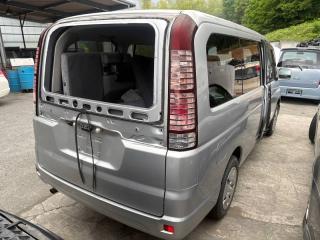 Радиатор двс HONDA STEPWGN RF3 K20A 19010PNCJ52 2 ракурс Радиатор двс HONDA STEPWGN RF3 K20A 19010PNCJ52 2 ракурс