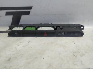 Блок аварийной кнопки Volkswagen Passat