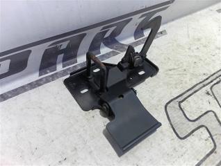 Крюк замка капота Audi Q7 2008