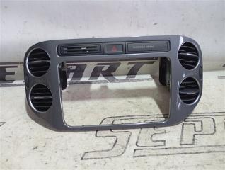 Накладка консоли центральной Volkswagen Tiguan 2012