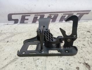 Крюк замка капота Audi A4 2008