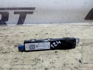Усилитель антенны левый Volkswagen Golf 2010