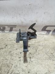 Крюк замка капота Audi A4 2002