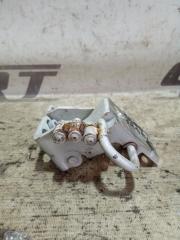 Петля двери Volkswagen Golf 2010