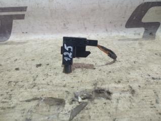 Запчасть выключатель концевой стояночного тормоза Audi A3 2011