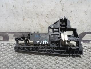 Запчасть кронштейн ручки двери передний левый Audi A4 2008