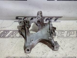 Запчасть кронштейн подрамника передний правый Audi A4 2016