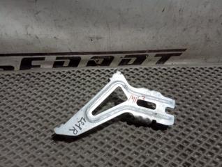 Запчасть кронштейн подушки безопасности правый Skoda Karoq 2024