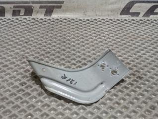 Фото запчасти кронштейн крыла передний правый Skoda Karoq 2024 контрактная запчасть Запчасть кронштейн крыла передний правый Skoda Karoq 2024