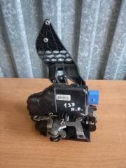 Запчасть замок двери задний правый Volkswagen Touareg 2006