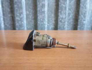 Запчасть личинка замка двери Volkswagen Touareg 2006