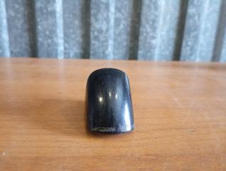 Запчасть заглушка ручки двери передняя правая Volkswagen Touareg 2006