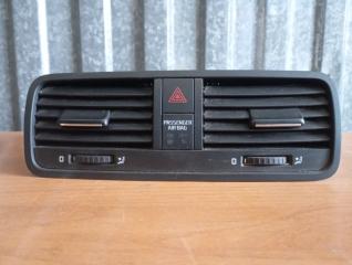 Запчасть дефлектор салона центральный передний Skoda YETI 2011