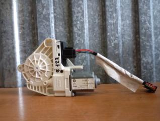 Запчасть мотор стеклоподъемника задний правый Skoda YETI 2011