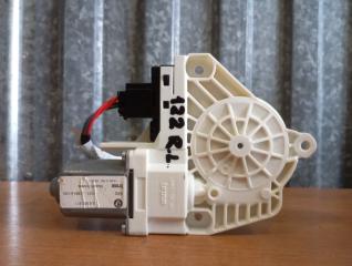 Запчасть мотор стеклоподъемника задний левый Skoda YETI 2011