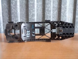 Запчасть кронштейн ручки двери передний правый Skoda YETI 2011