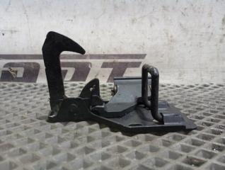 Крюк замка капота Volkswagen Touareg 2006