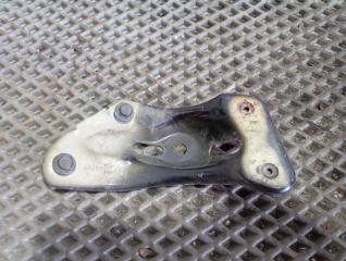 Запчасть кронштейн крыла передний правый Skoda YETI 2011