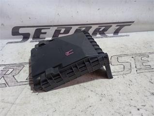 Запчасть крышка блока предохранителей Audi Q3 2012