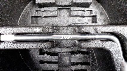 Домкрат Toyota Avensis T250 1ZZFE