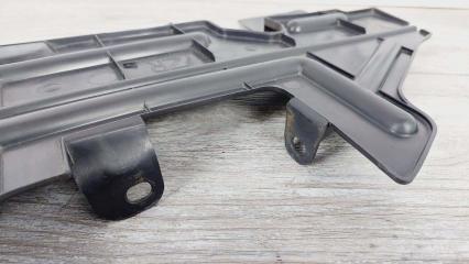 Дефлектор радиатора правый Avensis 2007 T250 1ZZFE