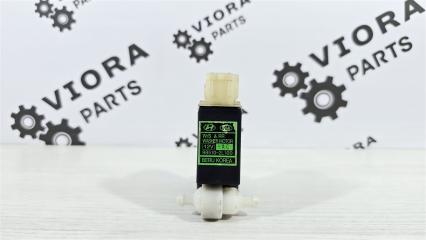 Запчасть моторчик бачка омывателя Kia Venga 2012