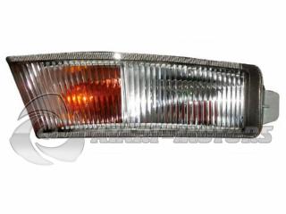 Повторитель поворота в бампер передний левый Toyota Mark 2 1993