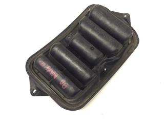 Решетка вентиляционная задняя левая toyota mark2 1996