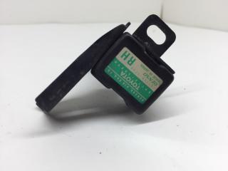 Датчик подушки безопасности передний правый aristo 1997 JZS160 2JZ-GE