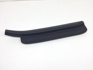 Накладка на порог салона задняя правая toyota mark2 1995