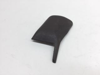 Заглушка полозьев сиденья правая Toyota mark2 GX90 1G-FE