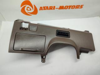 Накладка на торпедо правая toyota MARK2 1996