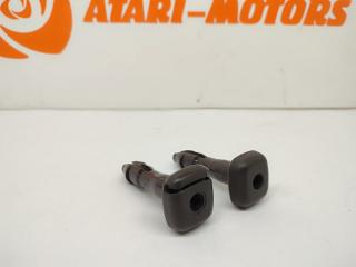 Направляющая подголовника передняя Toyota mark 2 1995