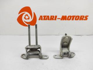 Запчасть петля двери задняя правая TOYOTA MARK2 1995