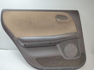 Обшивка боковой двери задняя левая Toyota Mark 2 1996