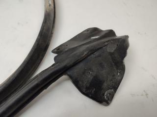 Уплотнительная резинка боковой двери передняя правая MARK2 1996 gx90 1GFE