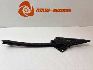Направляющая стекла двери передняя правая Toyota Mark 2 1996