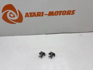 Запчасть крючок солнцезащитного козырька toyota MARK 2 1993