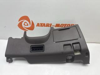 Накладка на торпедо правая toyota MARK 2 1993