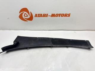 Решетка под лобовое стекло передняя левая toyota MARK 2 1993