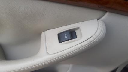 Запчасть кнопка стеклоподъемника задняя левая TOYOTA AVENSIS 2007