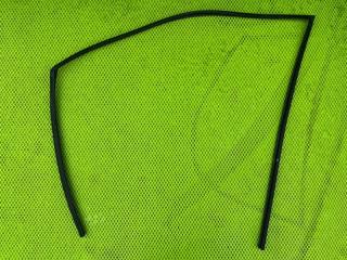 Уплотнитель стекла двери передний правый TOYOTA AVENSIS 2007 AZT251 2AZ-FSE 68141-05031 контрактная