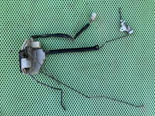 Замок двери передний левый MAZDA CAPELLA 2002