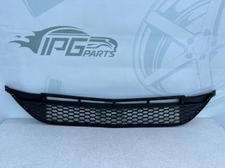 Решетка переднего бампера центральная Mercedes-benz A новая Решетка переднего бампера центральная Mercedes-benz A