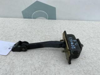 Фото запчасти ограничитель передней двери Mercedes-benz ML 2004 контрактная запчасть Запчасть ограничитель передней двери Mercedes-benz ML 2004