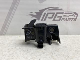 Фото запчасти замок капота нижняя часть Mercedes-benz ML 2006 контрактная запчасть Запчасть замок капота нижняя часть Mercedes-benz ML 2006