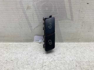 Фото запчасти кнопка центрального замка пассажирская дверь Mercedes-benz C 2007 контрактная запчасть Запчасть кнопка центрального замка пассажирская дверь Mercedes-benz C 2007