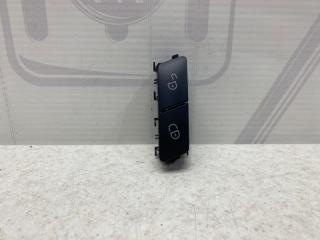 Фото запчасти кнопка центрального замка пассажирская дверь Mercedes-benz B 2014 контрактная запчасть Запчасть кнопка центрального замка пассажирская дверь Mercedes-benz B 2014