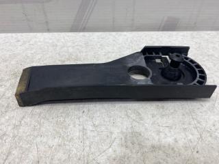 Кронштейн радиатора правый Mercedes-benz B 2014