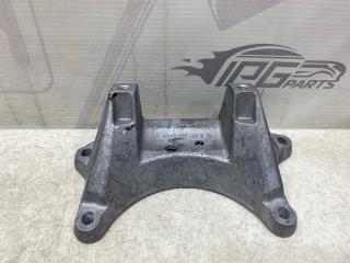 Фото запчасти кронштейн подушки акпп Mercedes-benz CLS 2014 контрактная запчасть Запчасть кронштейн подушки акпп Mercedes-benz CLS 2014